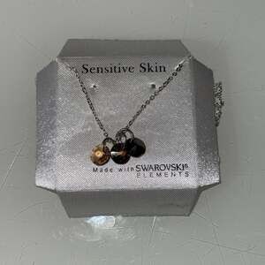 3 Glass swarovski on Silvertone Chain Necklace -